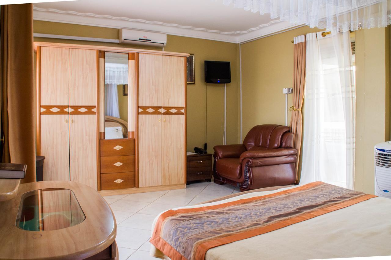 Desert Breeze Hotel Arua Esterno foto