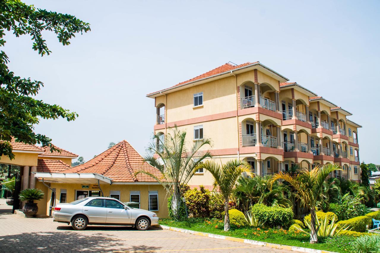 Desert Breeze Hotel Arua Esterno foto