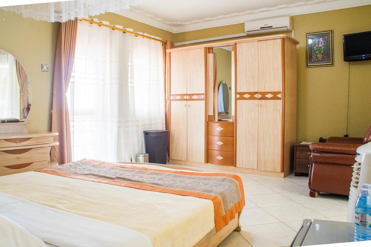 Desert Breeze Hotel Arua Esterno foto