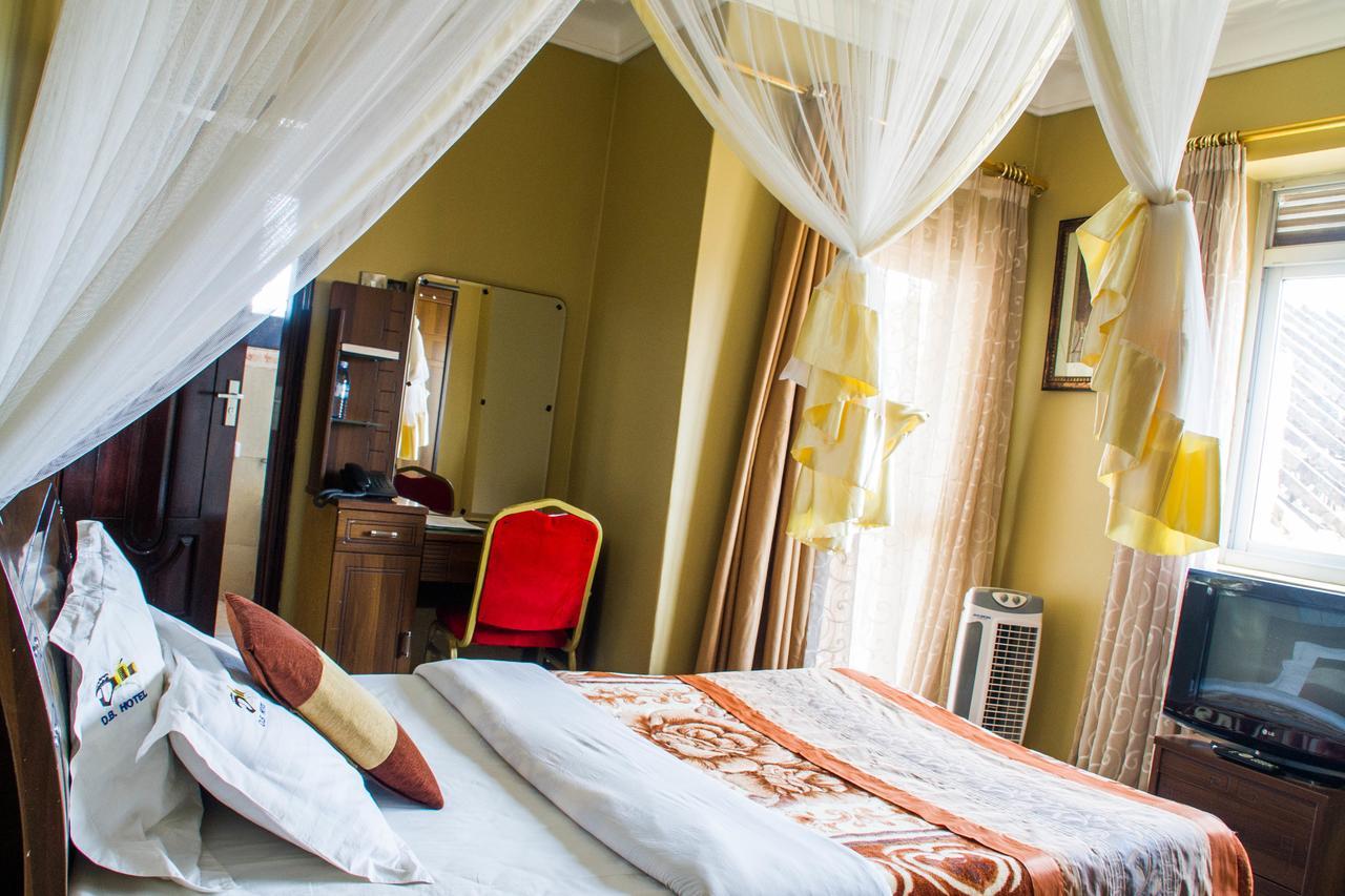 Desert Breeze Hotel Arua Esterno foto
