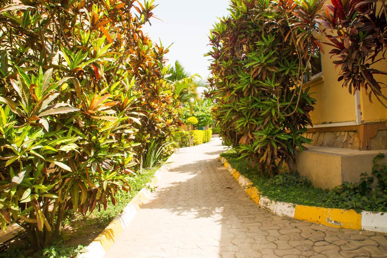 Desert Breeze Hotel Arua Esterno foto