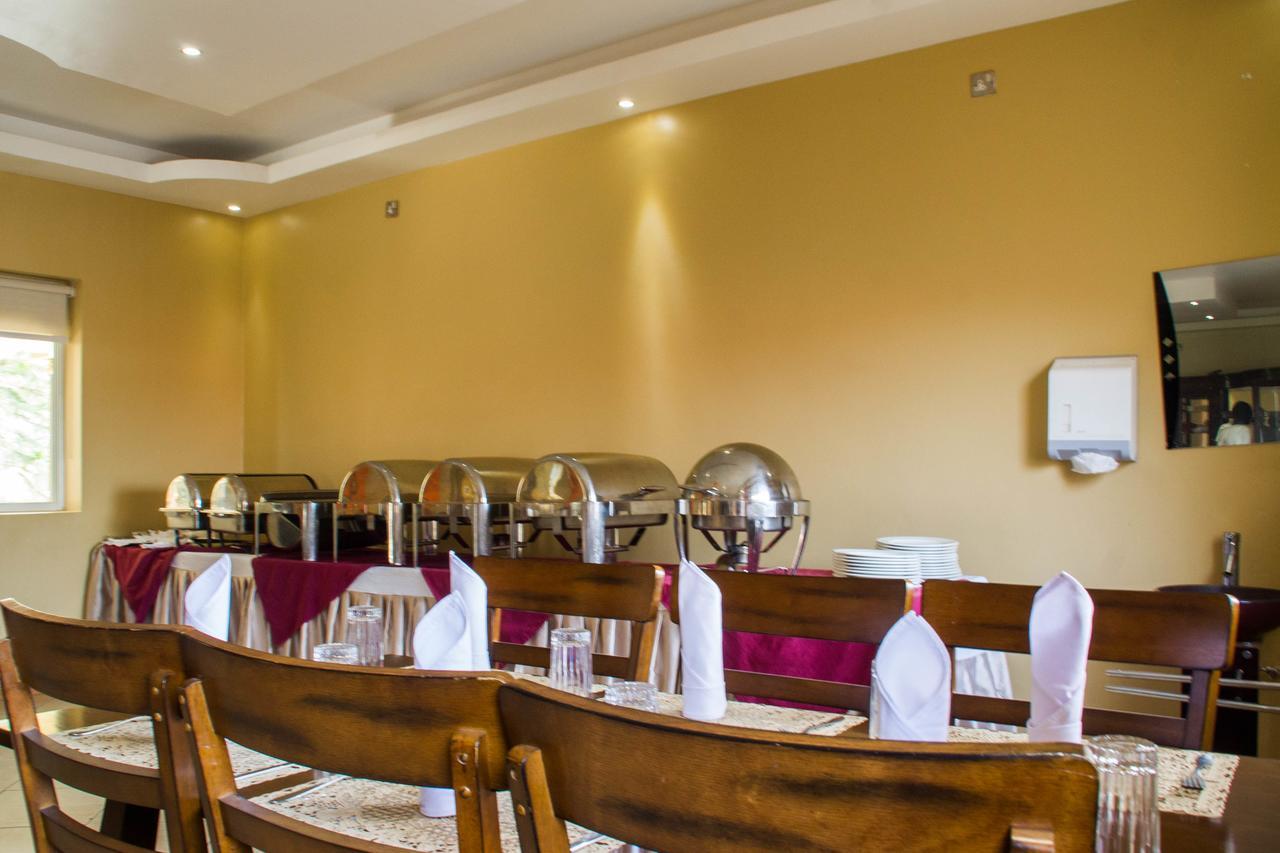 Desert Breeze Hotel Arua Esterno foto